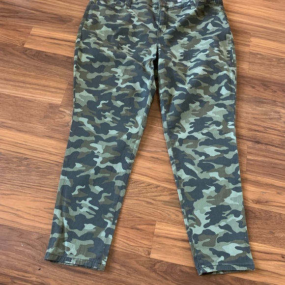 Style & Co Curvy Fit Skinny Jeans NWT - Picture 5 of 7